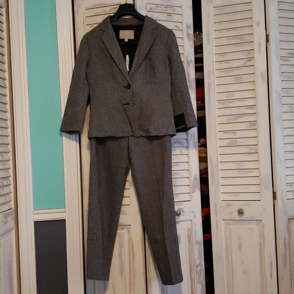 NWT Banana Republic Suit. (Factory Store) - Picture 2 of 7